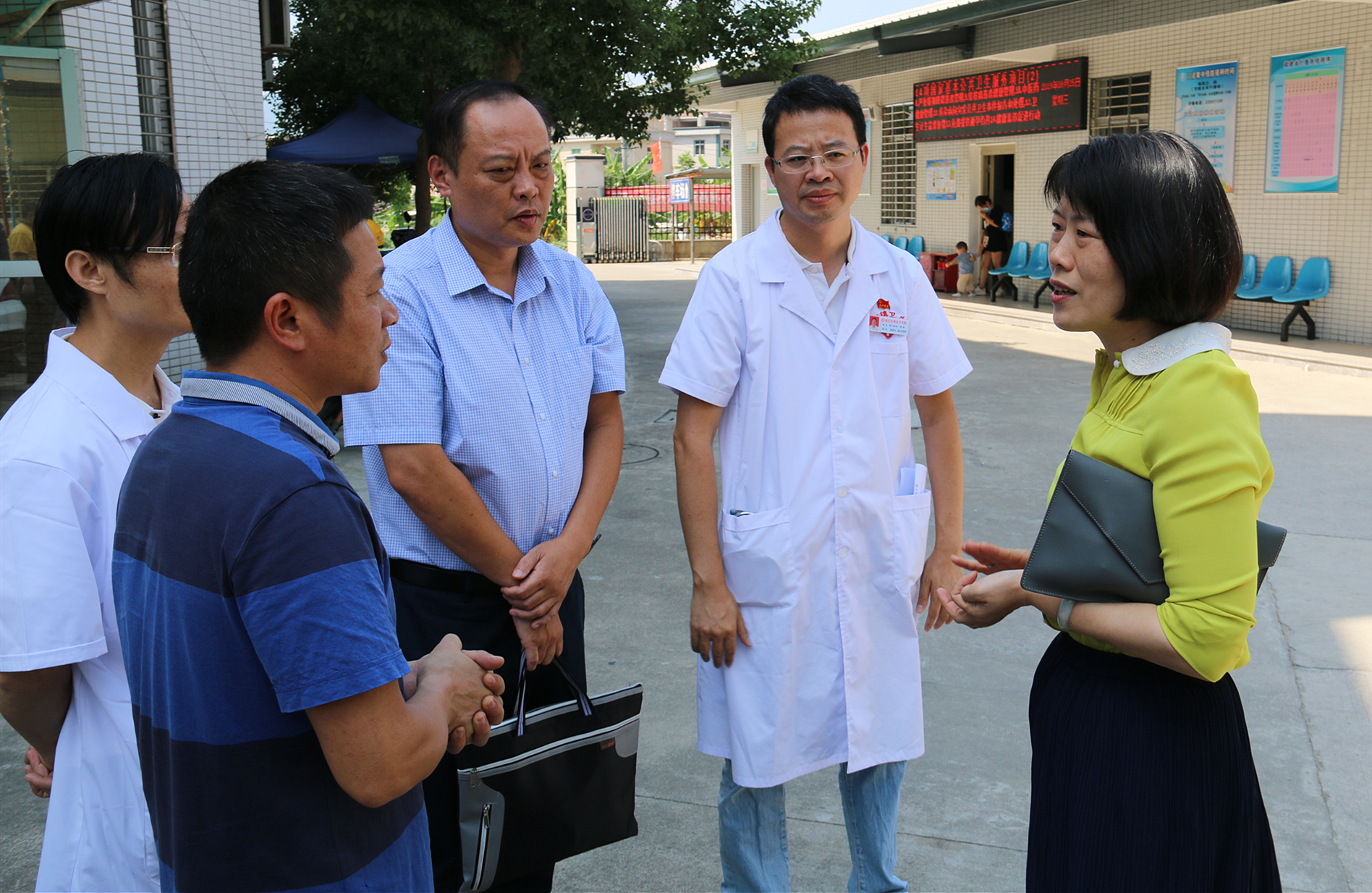 陈倩副区长带队检查区医疗卫生机构安全生产